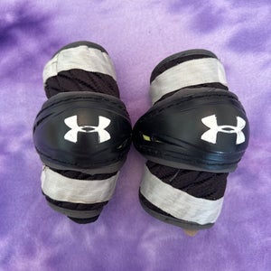 XS Youth Under Armour Arm Pads (Used)