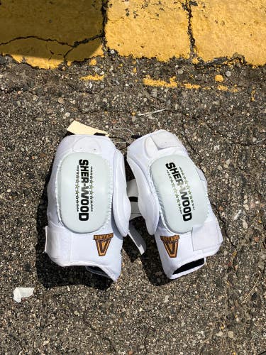 Senior Large Sher-Wood 5030 Elbow Pads (Used)