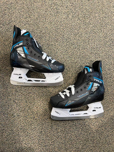Intermediate True Catalyst 3X4 Hockey Skates Regular Width Size 5.0 (New)