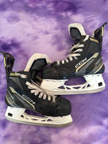 CCM Classic SE Hockey Skates | Senior 5 (Used)