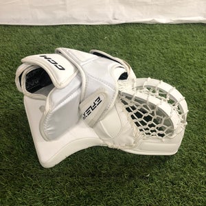 White Intermediate CCM Extreme Flex 6.9 Goalie Glove (Used)