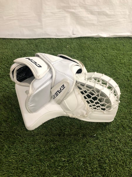 White Intermediate CCM Extreme Flex 6.9 Goalie Glove (Used)