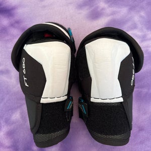 Junior Medium CCM Jetspeed FT680 Elbow Pads (Used)