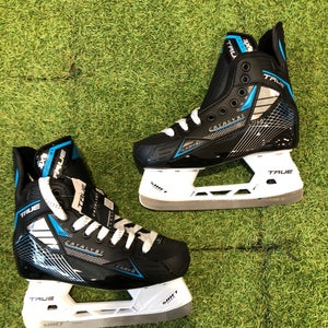 Intermediate True Catalyst 3X4 Hockey Skates Regular Width Size 4.5 (New)
