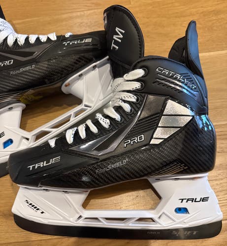2024 True Catalyst Pro Custom Hockey Skates 9.5