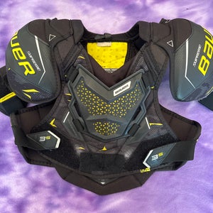 Medium Junior Bauer Supreme 3S Shoulder Pads (Used)