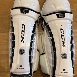 CCM 21K 16" Shin Pads Pro Stock