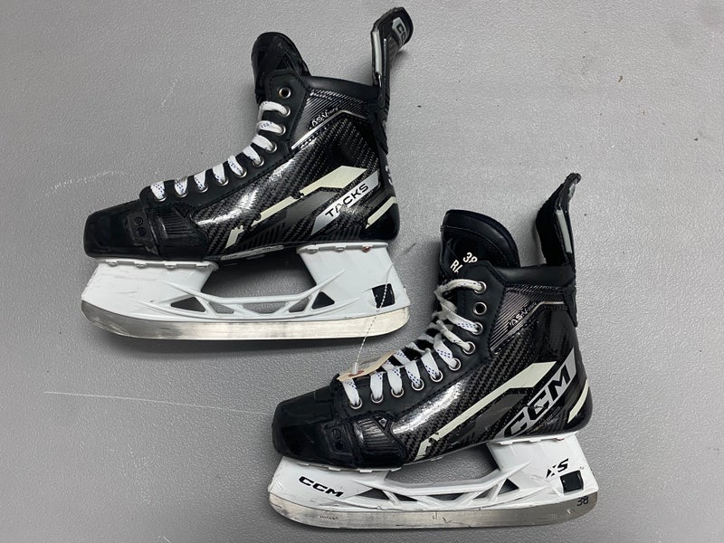 Senior CCM AS-V Pro Hockey Skates Regular Width Pro Stock 8 (Used)