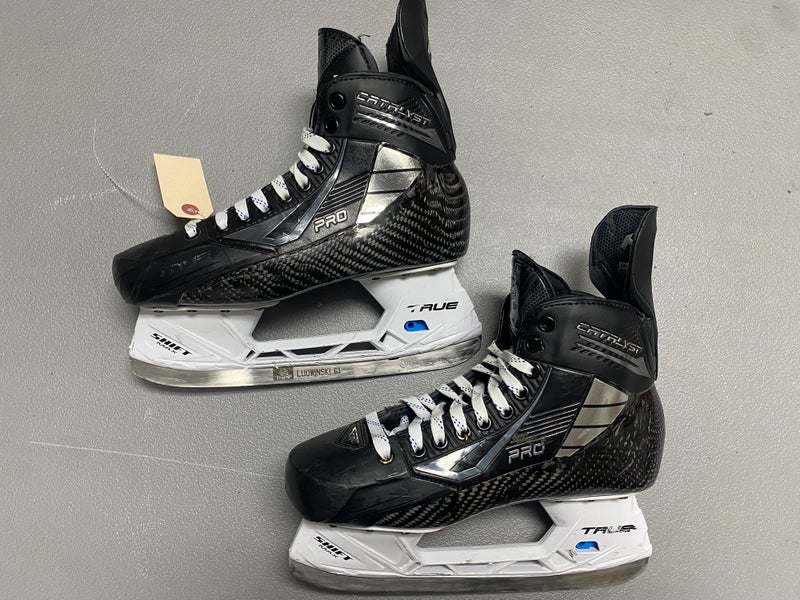 Senior True Catalyst Pro Hockey Skates Regular Width Pro Stock 8 (Used)