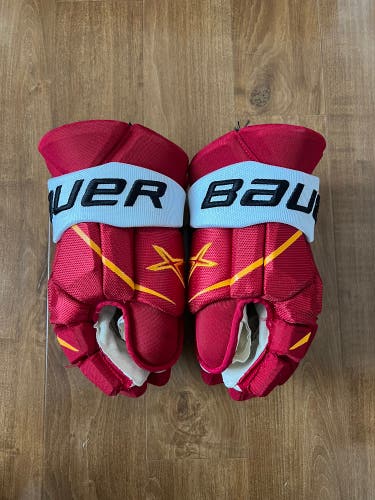 NHL Pro Stock Bauer Vapor 2X Pro Hockey Gloves 14" - Calgary Flames