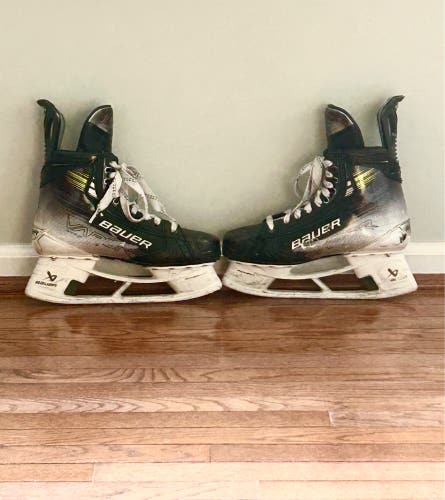 Bauer Vapor Hyperlite 2 Hockey Skates 7 (Used)