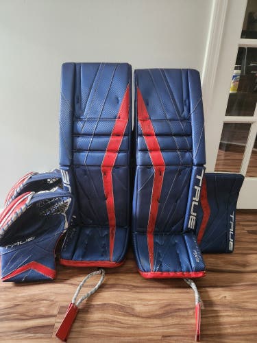 True Catalyst PX3 Full Right Goalie Full Set