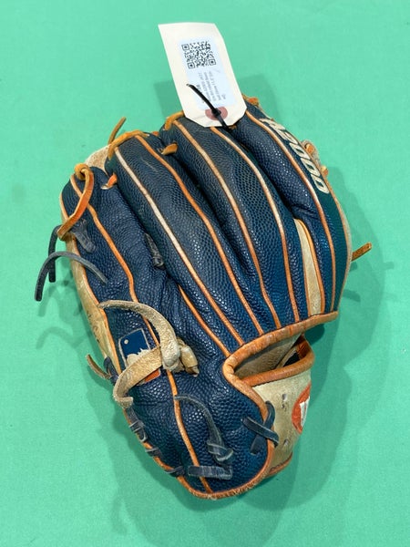 Used Wilson A2000 JA27 GM Right Hand Throw Baseball Glove 11.5"