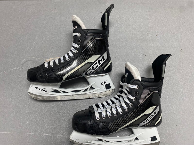 Senior CCM AS-V Pro Hockey Skates Regular Width Pro Stock 7 (Used)