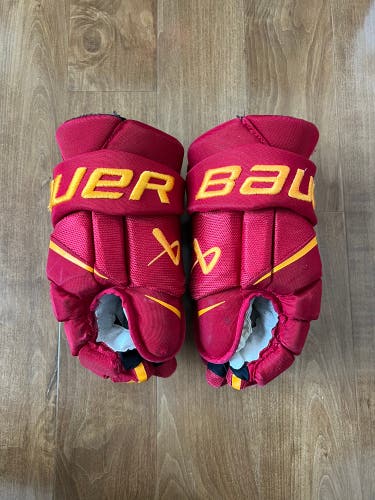 NCAA Pro Stock Bauer Vapor Hyperlite 14” Hockey Gloves - Ferris State Bulldogs