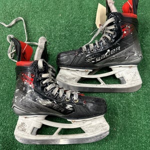 Junior Bauer Vapor X5 Pro Hockey Skates Regular Width Size 2.5 (Used)