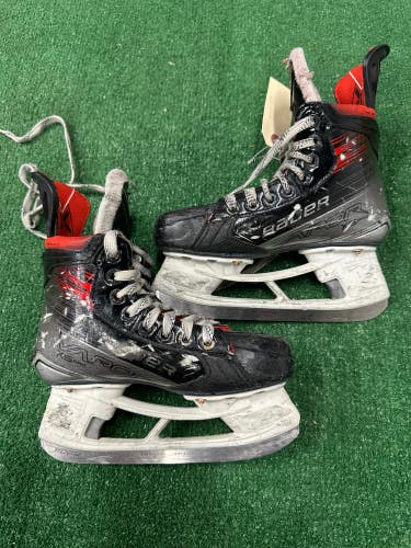 Junior Bauer Vapor X5 Pro Hockey Skates Regular Width Size 2.5 (Used)