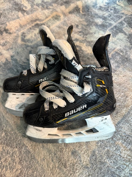 Bauer Supreme M5 Pro Hockey Skates Regular Width Size 1.5 (Used)