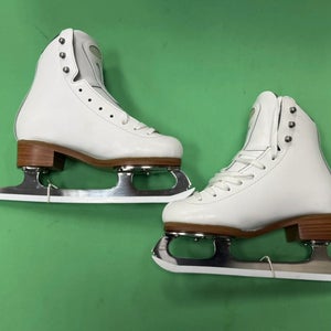 NEW Junior Riedell Capri Figure Skates Size 1.5