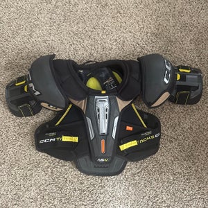 Senior Small CCM Tacks ASV Shoulder Pads (Used)