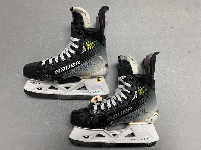 Senior Bauer Vapor Hyperlite 2 Hockey Skates Regular Width Pro Stock 8.5 (Used)