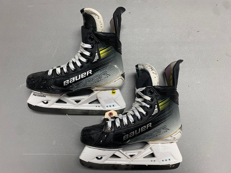 Senior Bauer Vapor Hyperlite 2 Hockey Skates Regular Width Pro Stock 8.5 (Used)
