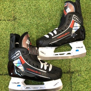 Intermediate True HZRDUS 5X Hockey Skates Regular Width Size 5.0 (New)