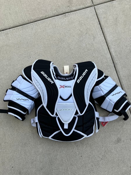 Intermediate Large Bauer Vapor X900 Goalie Chest Protector (Used)