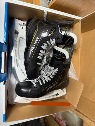 New Bauer Supreme M40 Size 9 Fit2 (no box)