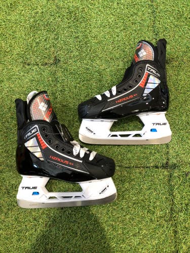 Junior True HZRDUS 5X Hockey Skates Regular Width Size 2.5 (New)