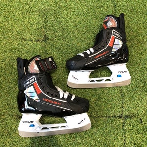 Junior True HZRDUS 5X Hockey Skates Regular Width Size 3.5 (New)