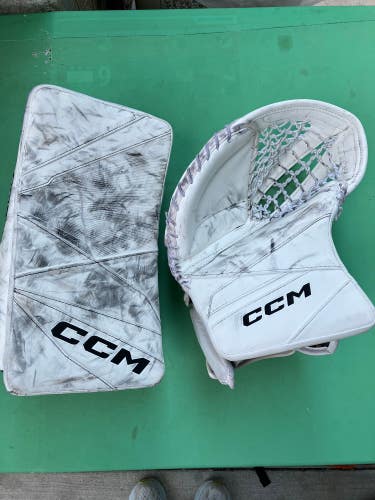 White Intermediate CCM Axis 2.9 Goalie Gloves & Blockers Full Right (Used)