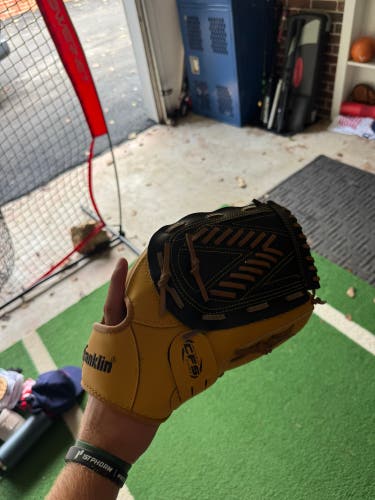 Franklin Outfielder Glove