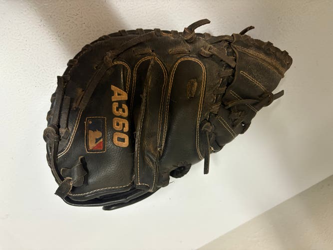 Catcher's Wilson RH A360 Baseball Glove 31.5" (Used)