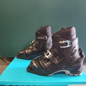 Scarpa T4 Ski Boots Size 29.5