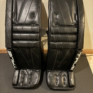 35" True Catalyst 9X3 Goalie Leg Pads (Used)