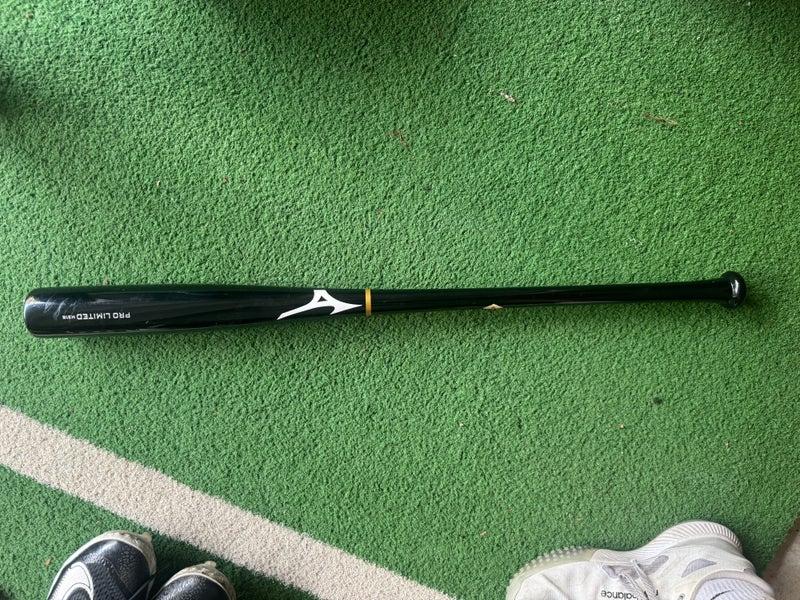 2025 Mizuno MZM271 Maple BBCOR Certified Bat (-3)  31 oz 34" (New)
