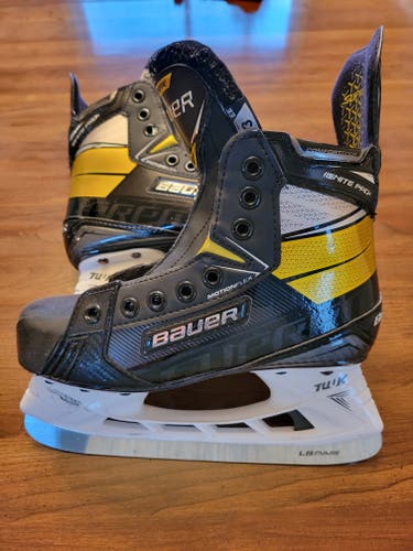 Bauer Supreme Ignite Pro+ Hockey Skates Extra Wide Width Size 3 (Used)