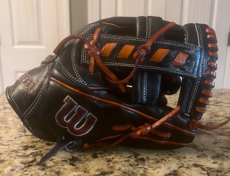 Wilson RH Infield A2000 Baseball Glove 11.5" (Used)