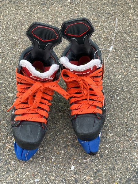 Junior CCM JetSpeed FT2 Hockey Skates Regular Width Size 4 (Used)
