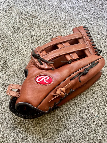 Rawlings RH Outfield R9 Softball Glove (Used)