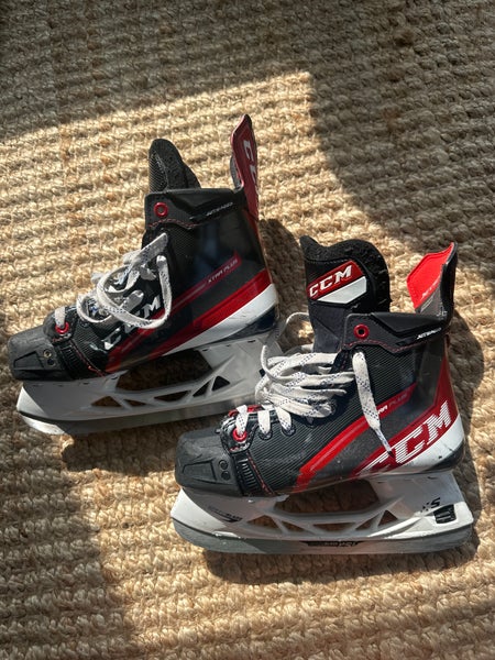 CCM Jetspeed XTRA PLUS Hockey Skates Regular Width Size 5.5 (Used)