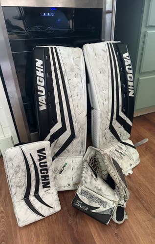 28" Vaughn Ventus SLR2 Goalie Leg Pads (Used)