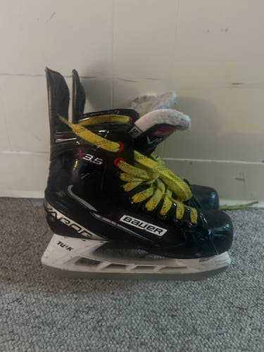 Bauer Vapor X3.5 Hockey Skates Size 5.5 (Used)