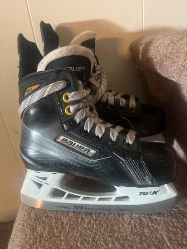 Bauer Supreme 160 Hockey Skates 12 (Used)