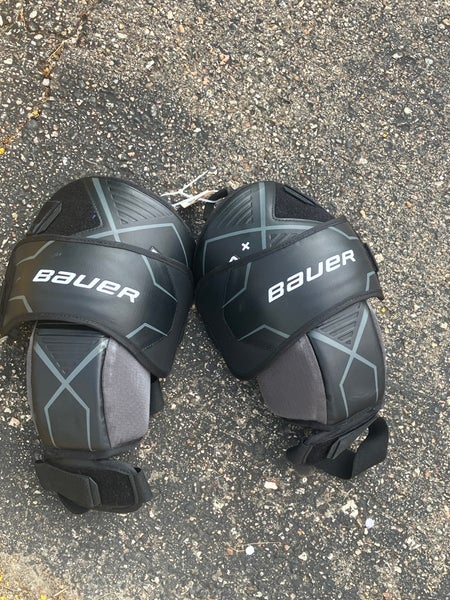 Intermediate Bauer Pro Knee Pads (Used)