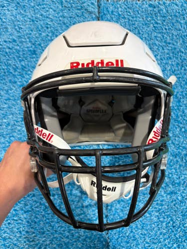 Youth Medium Riddell SpeedFlex Helmet (Used)