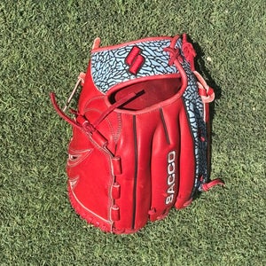 Sacco Ultra Premium 12" Pitchers Glove: SACCO-001