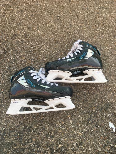 Senior True TF9 Hockey Goalie Skates I Size 7