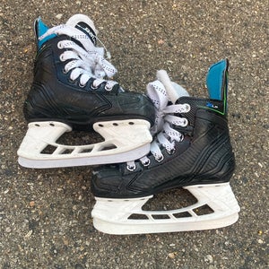 Youth Bauer XLP Hockey Skates Regular Width 13 (Used)